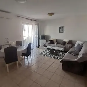 https://apartments-petrica-malinska.primorje-gorskikotar.com